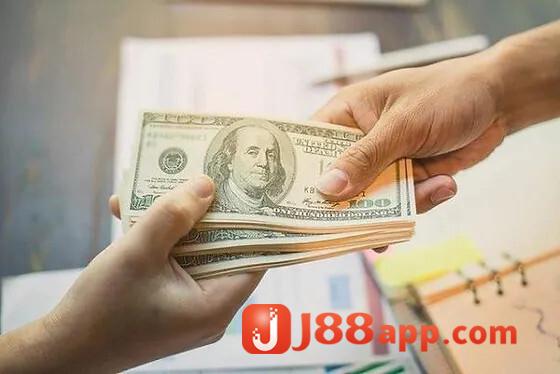 Nằm mơ có người cho tiền có phải điềm báo phát tài? 6 Chiêm bao thấy người khác cho tiền chung chung