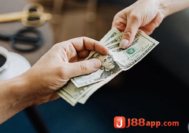 Nằm mơ có người cho tiền có phải điềm báo phát tài? 5 Nằm mơ có người cho tiền có ý nghĩa gì?